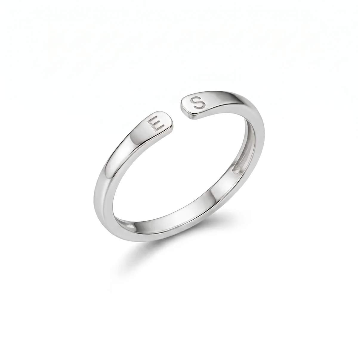 Anillo Abierto con Dos Iniciales Personalizado